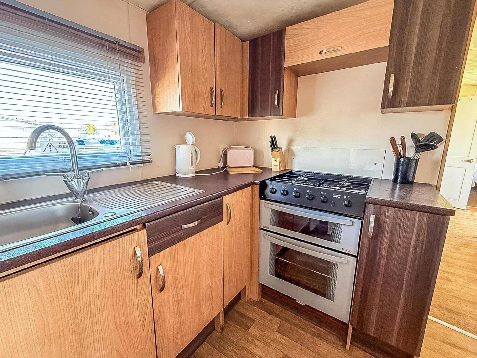 קלקטון און סי 10 Berth Caravan For Hire At Seawick Holiday Park In Essex Ref 27102Sw מראה חיצוני תמונה