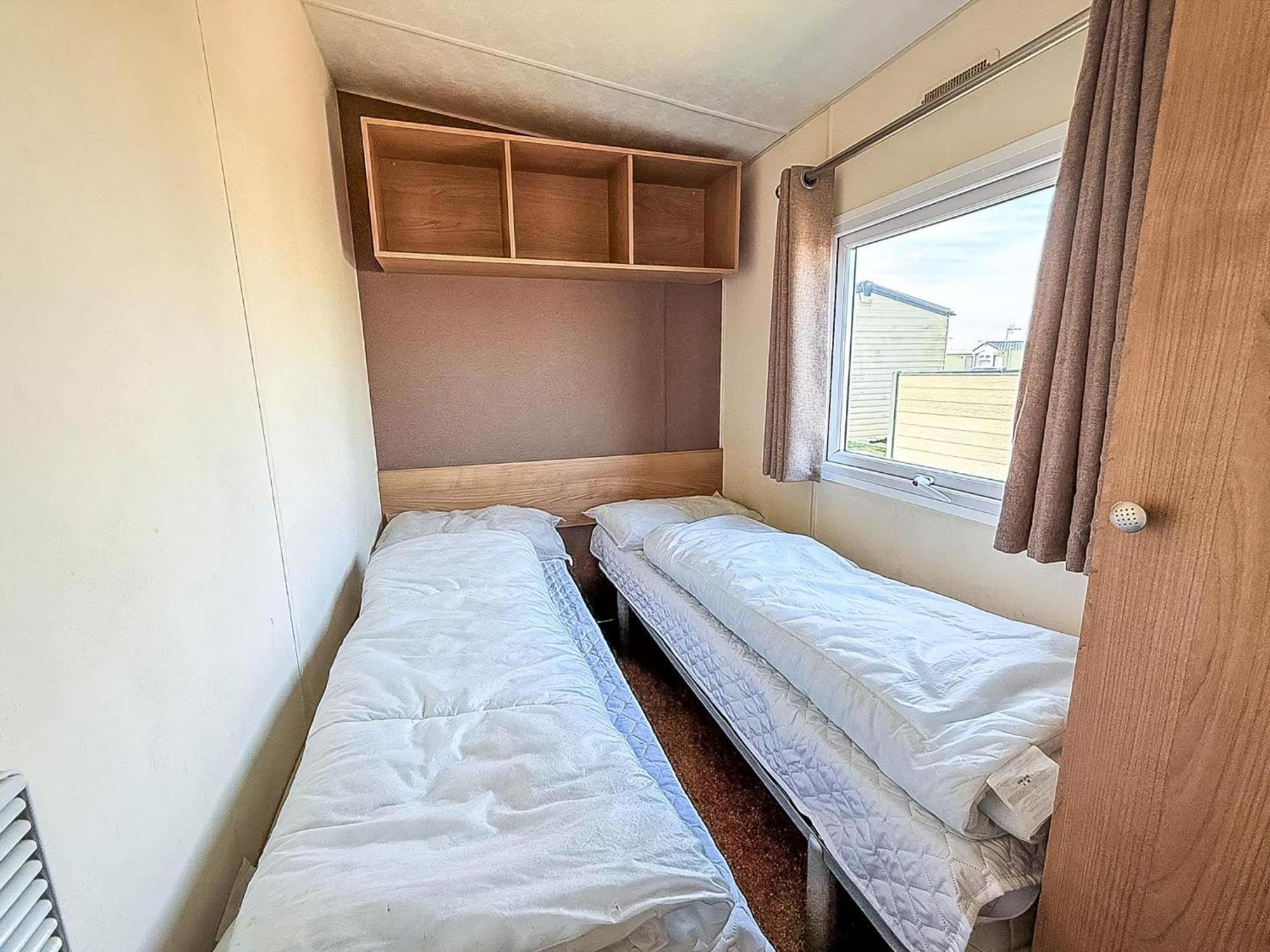 קלקטון און סי 10 Berth Caravan For Hire At Seawick Holiday Park In Essex Ref 27102Sw מראה חיצוני תמונה