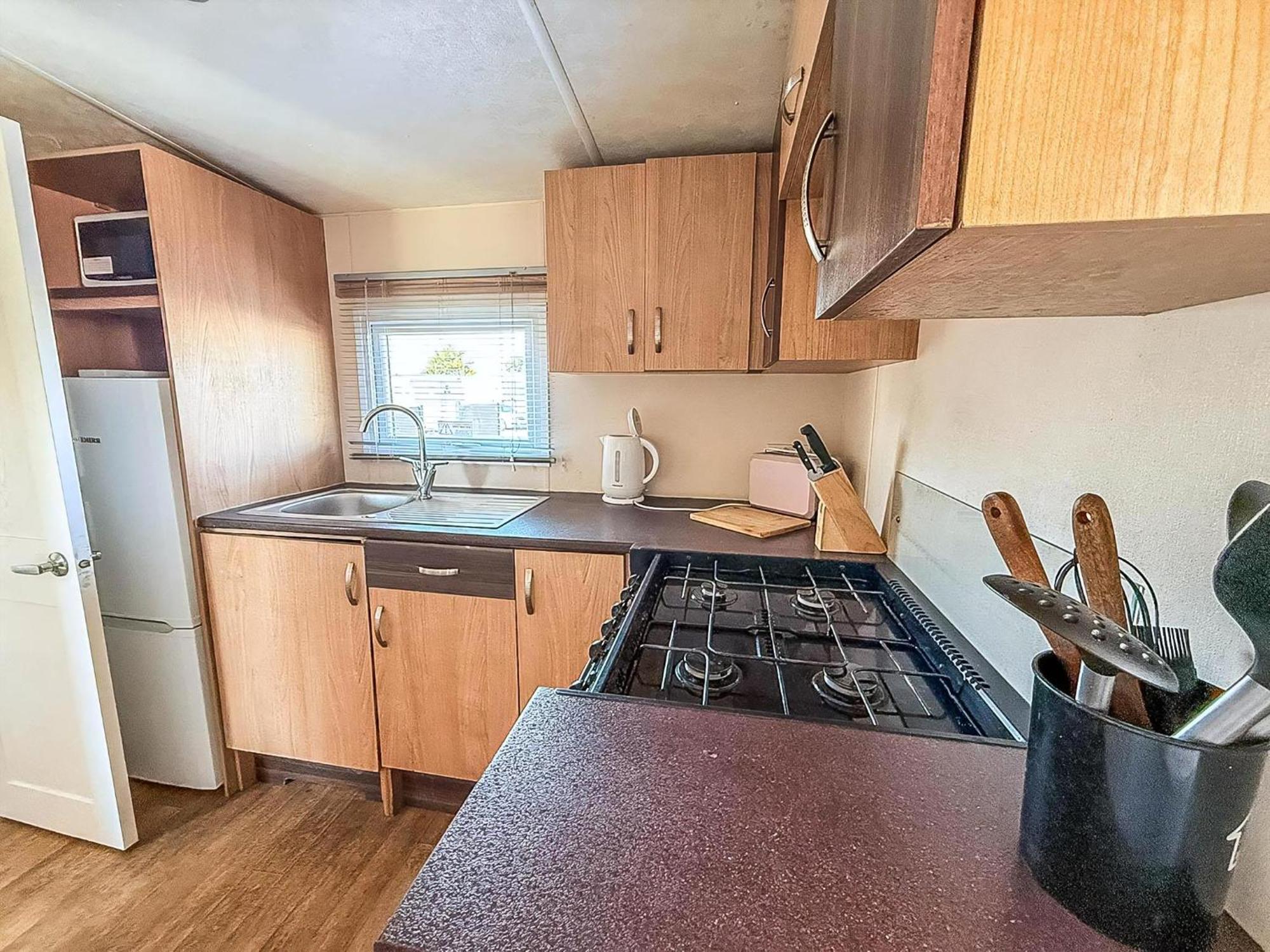 קלקטון און סי 10 Berth Caravan For Hire At Seawick Holiday Park In Essex Ref 27102Sw מראה חיצוני תמונה